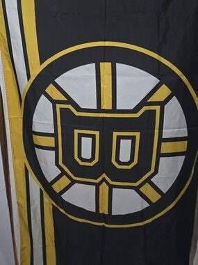 Boston Bruins Flag - Black & Gold Hockey Logo